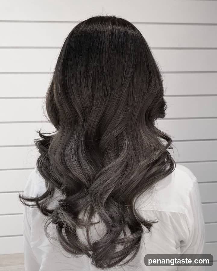 Back View of Long Wavy Hair
