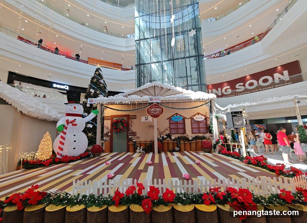 Christmas Mall Display