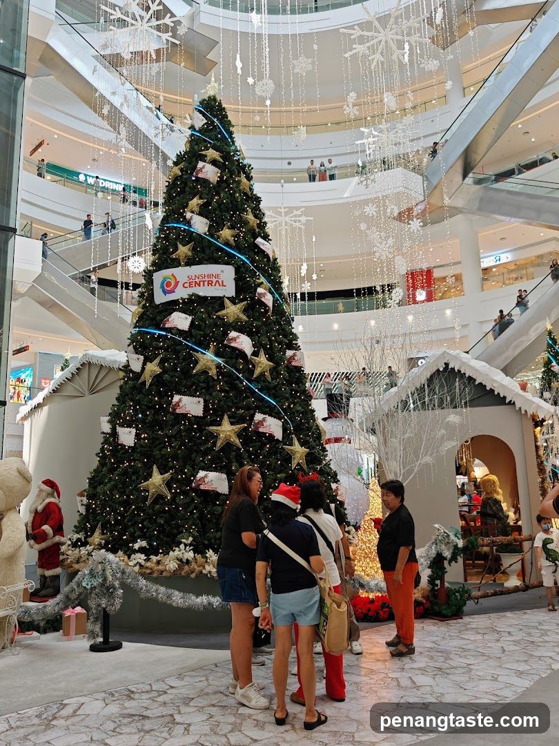 Christmas Tree in Shopping Mall