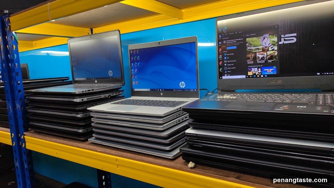 Laptop Display Shelf