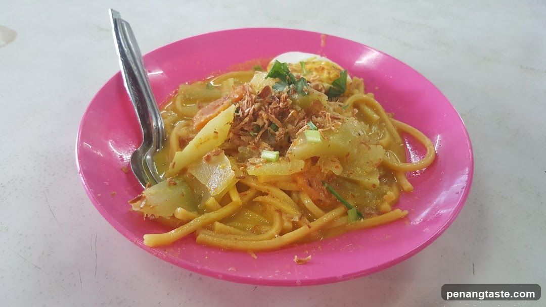 Noodle Dish with Curry and Egg