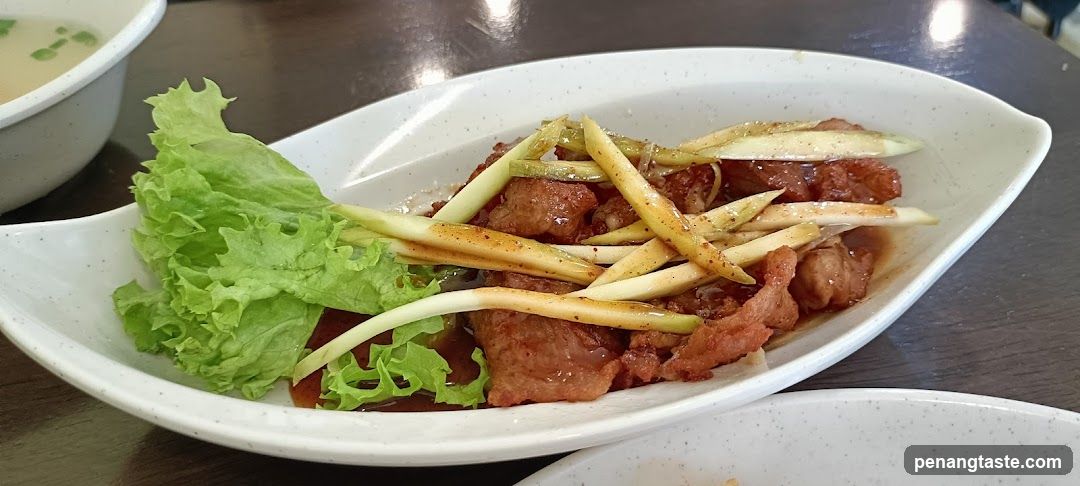Stir-fried Meat with Ginger and Lettuce