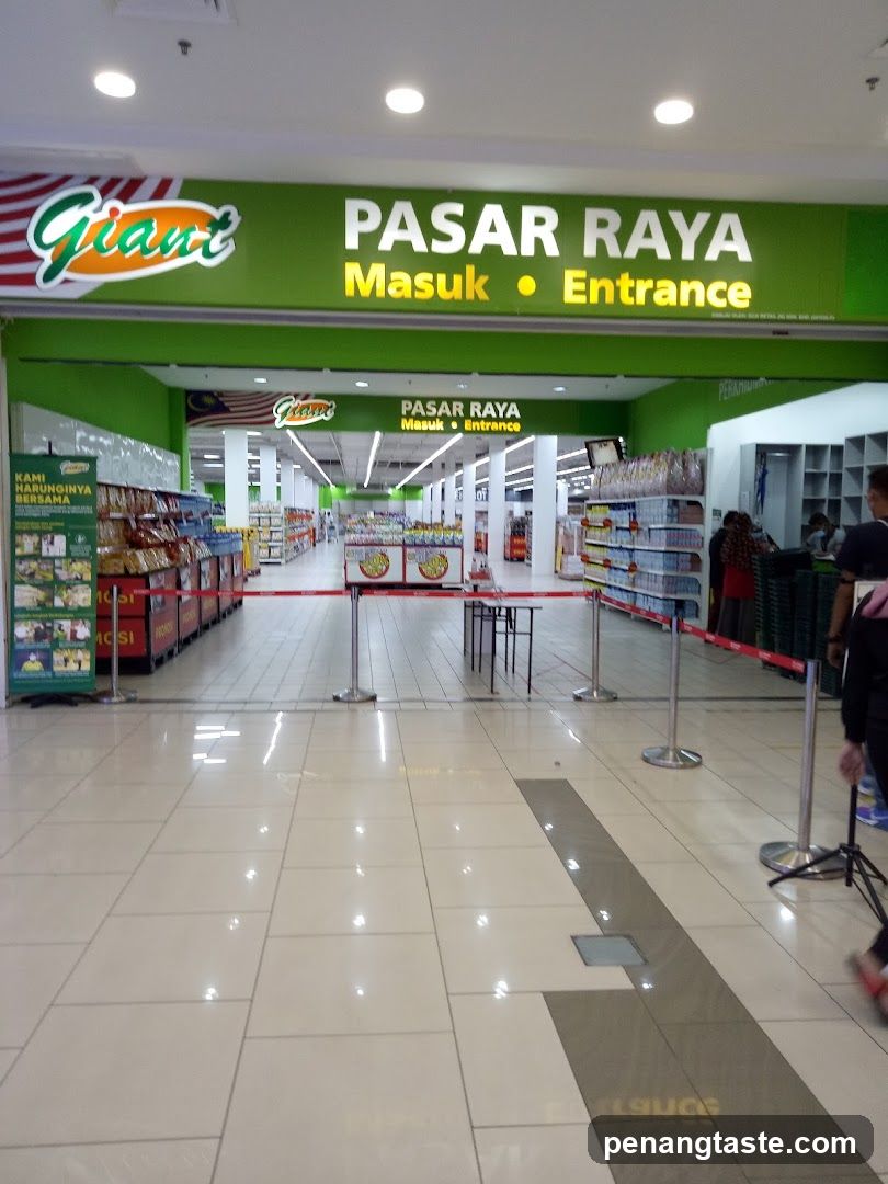 Giant Pasar Raya Entrance