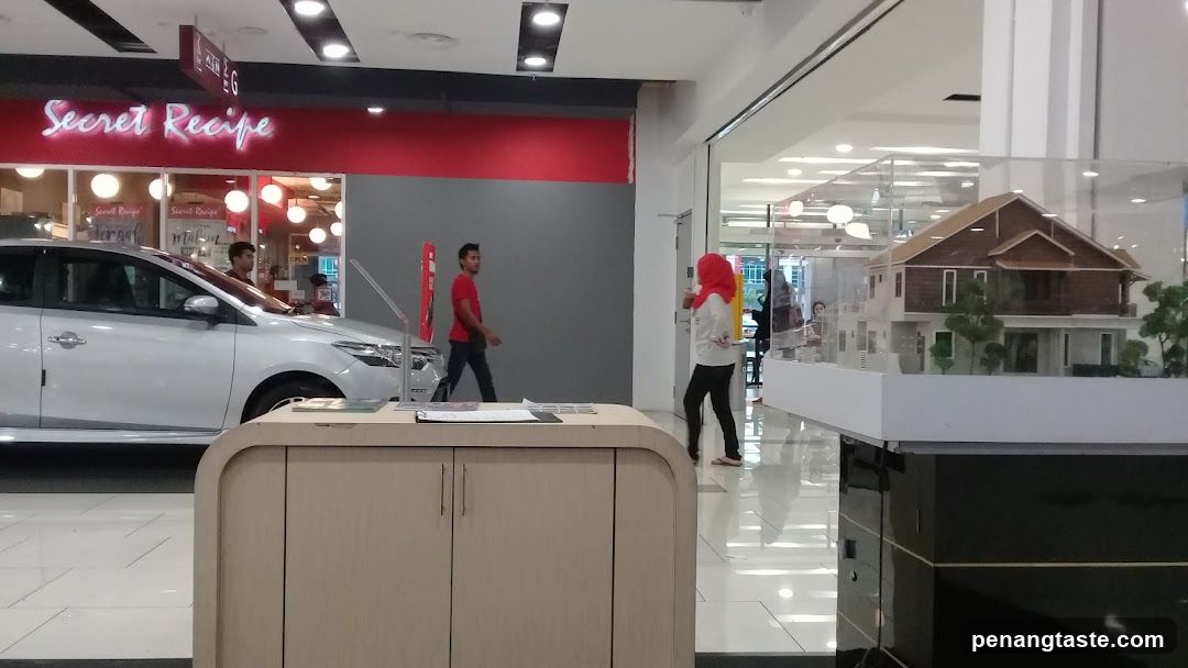Shopping Mall Interior Scene