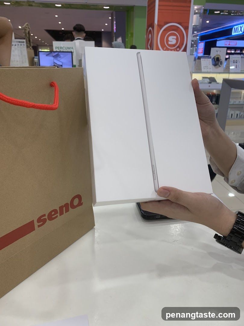 Product Unboxing in Store