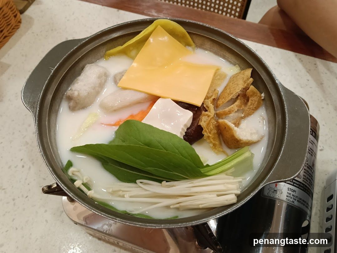 Hot Pot with Cheese and Vegetables