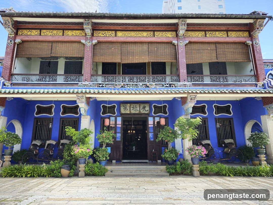 The Bar in Blue Mansion