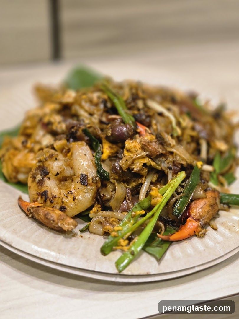 Stir-fried noodles with seafood and vegetables