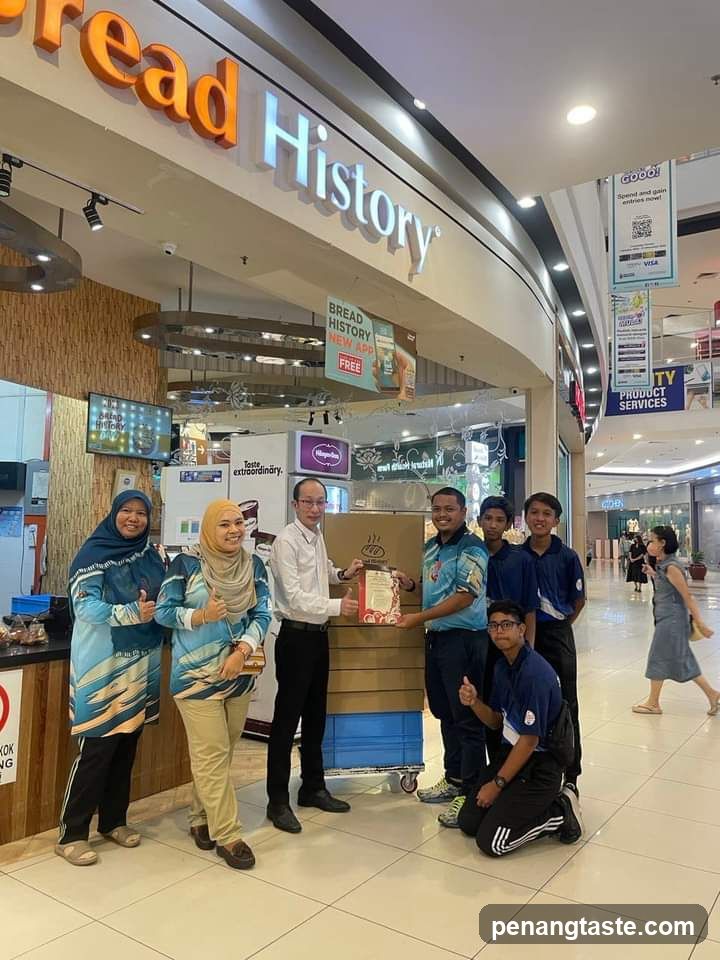 Group photo in mall food court area
