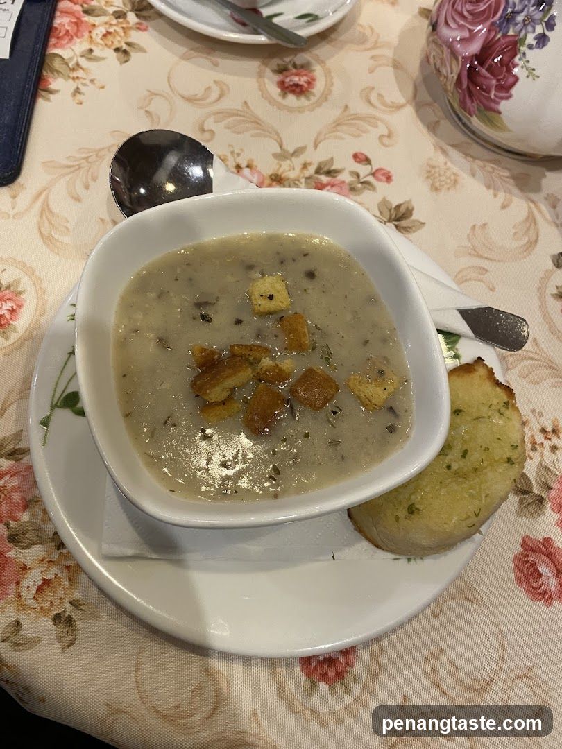 Soup with Croutons and Garlic Bread