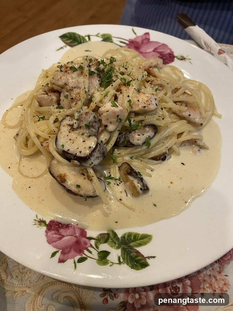 Creamy Chicken and Mushroom Pasta
