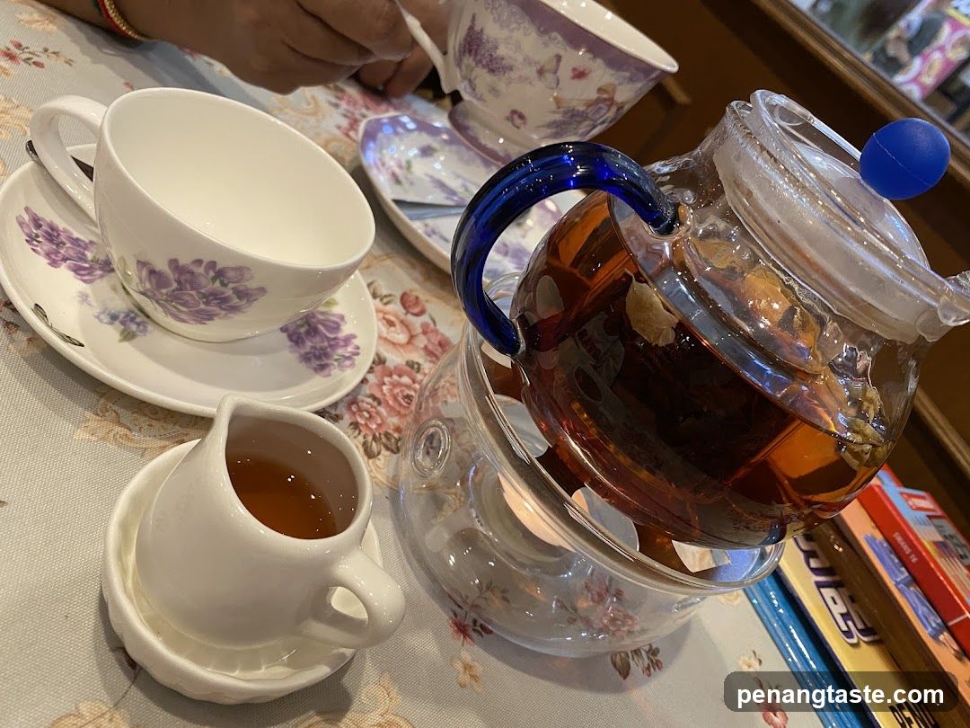 Tea Set with Infuser Pot