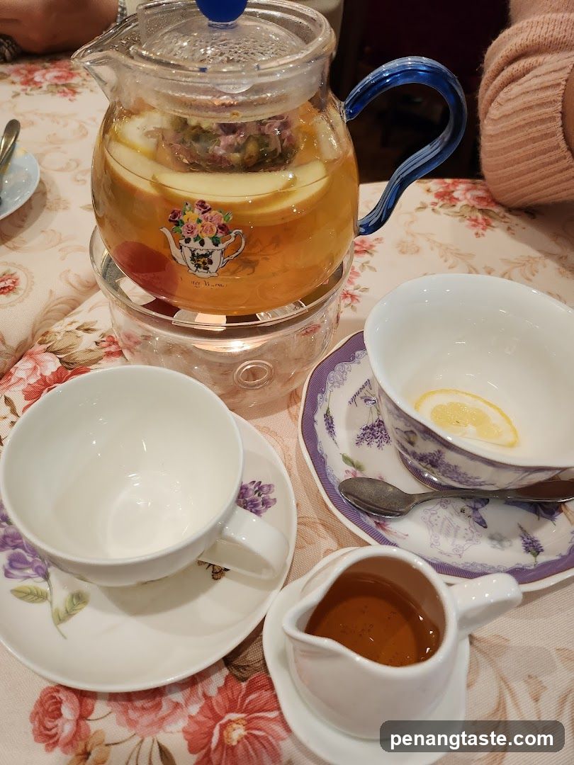 Tea Set with Infuser Pot