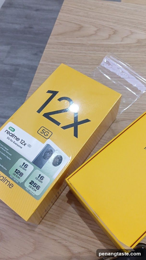 realme 12x 5G Box