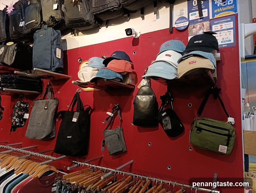 Levi's Store Interior Display