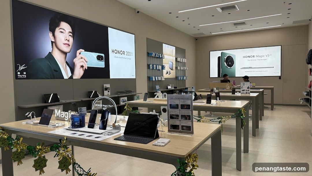 Honor Store Interior