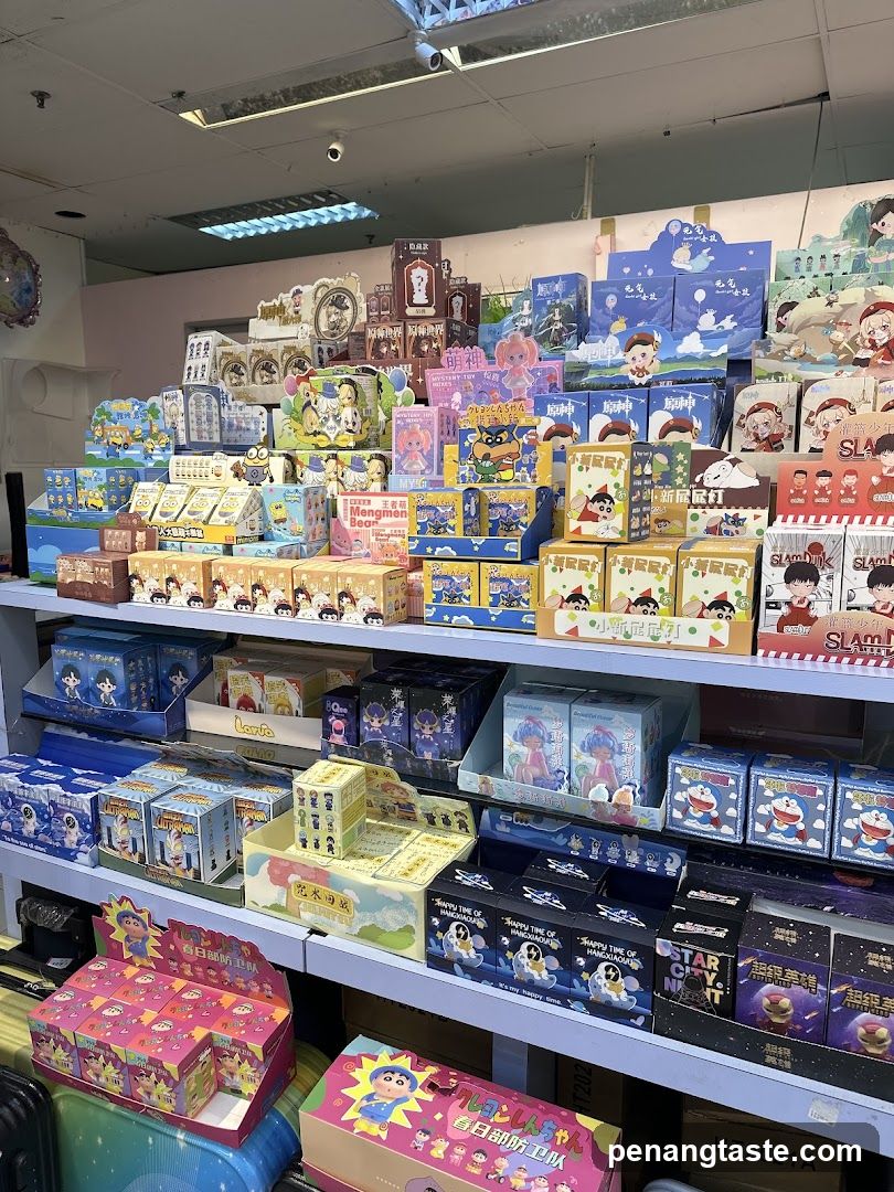 Toy and Merchandise Display Shelf