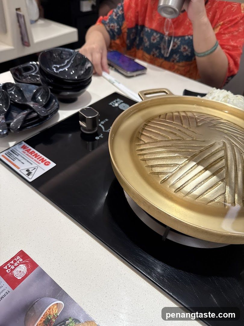 Hot Pot Dining Scene