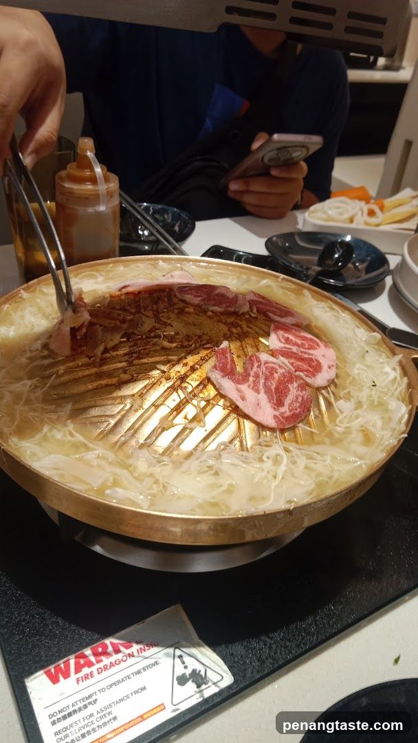 Grilled Meat with Noodles