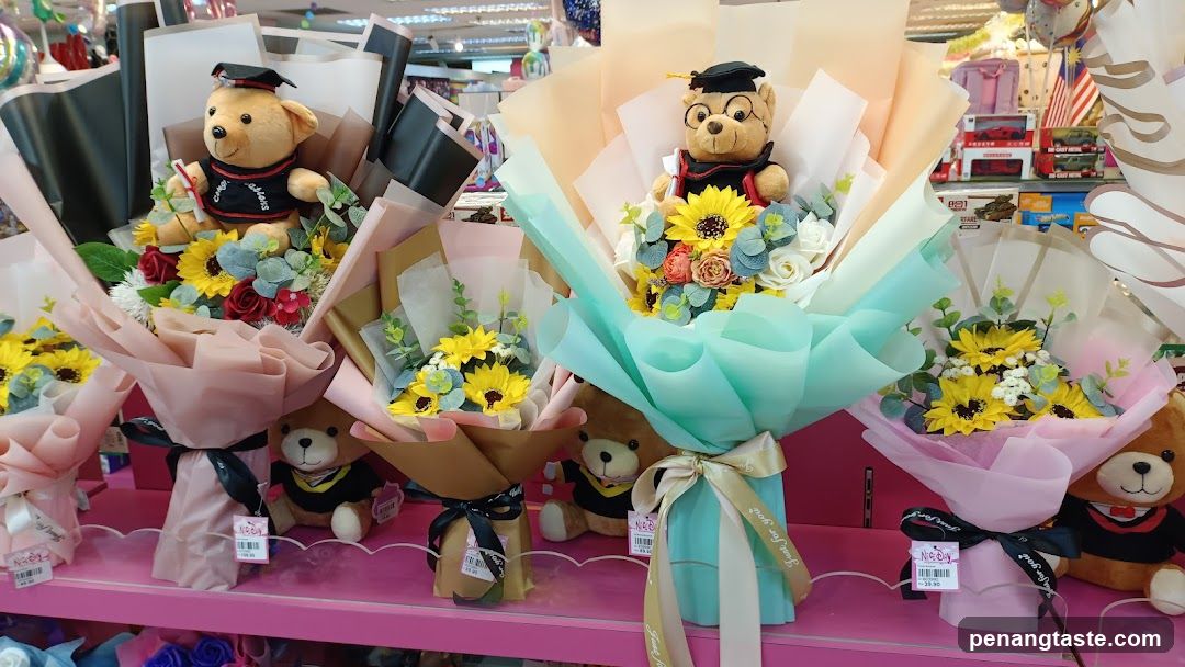 Graduation Bear Bouquet Display