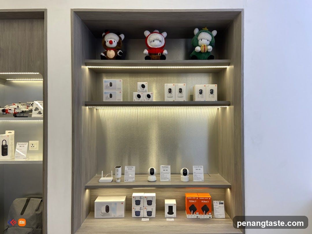 Smart Home Device Display Shelf