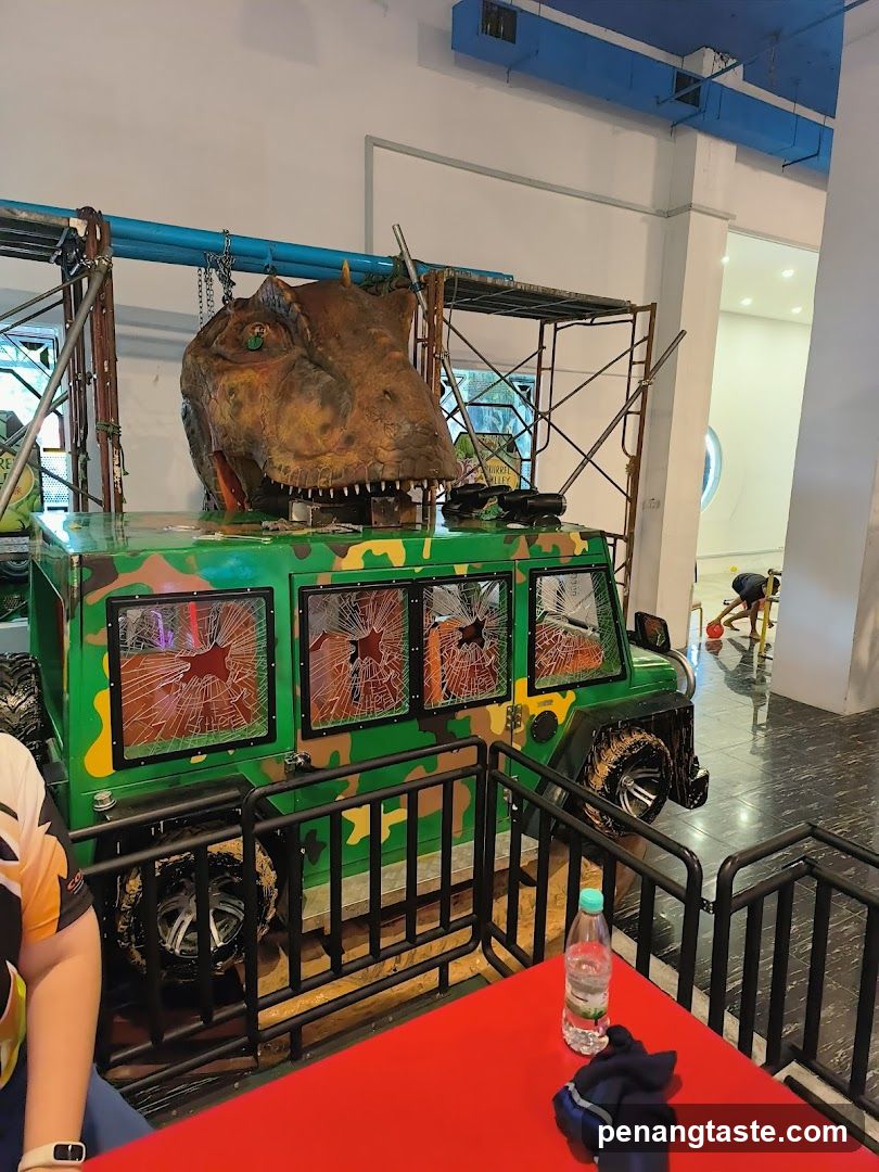 Dinosaur-Themed Vehicle Display