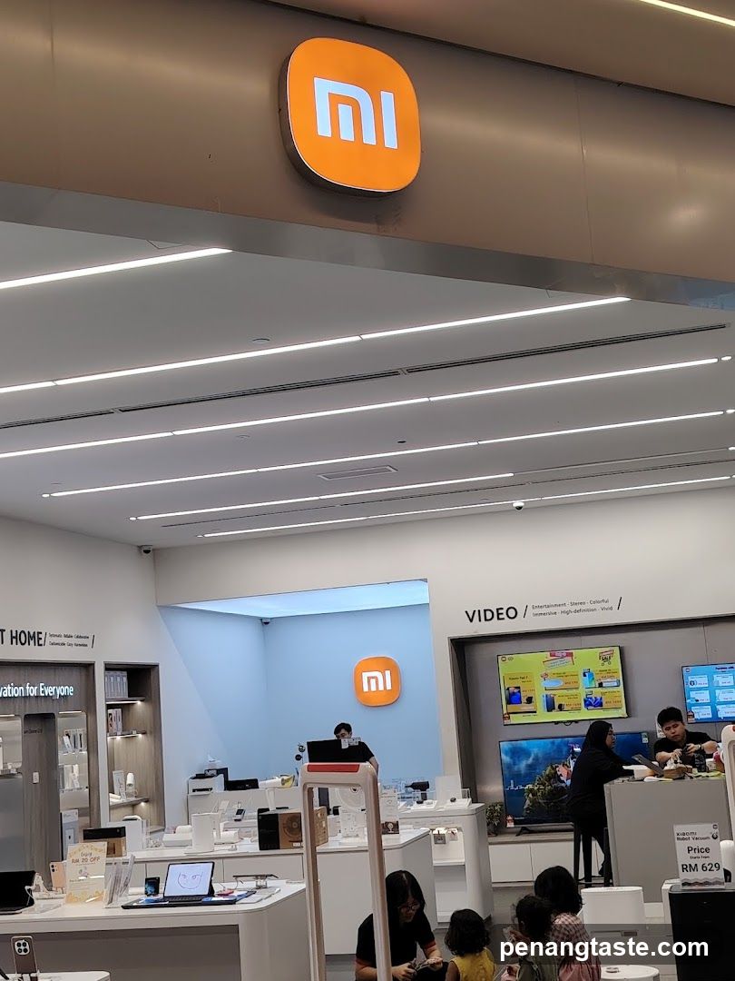 Xiaomi Store Interior