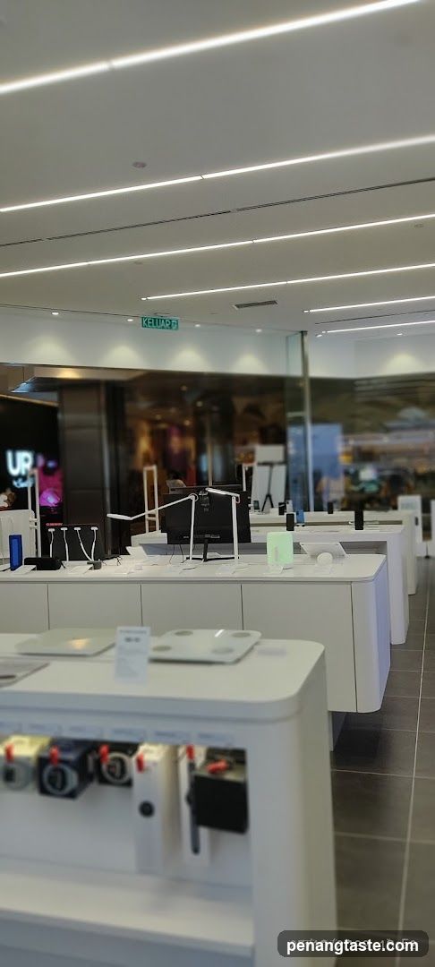 Electronics Store Interior Display