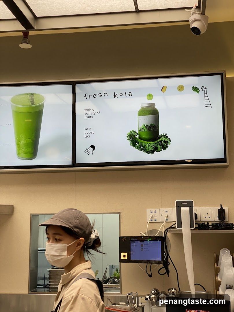 Fresh Kale Juice Display