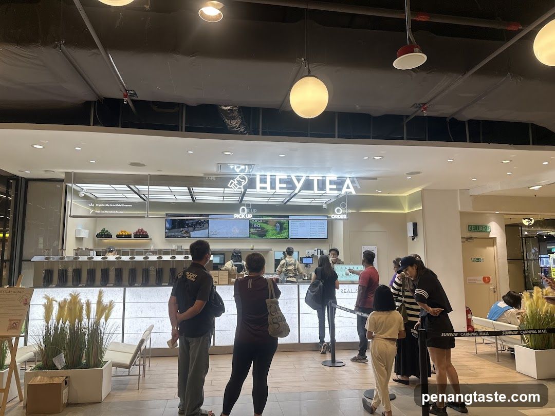 HeYTEA Counter Interior