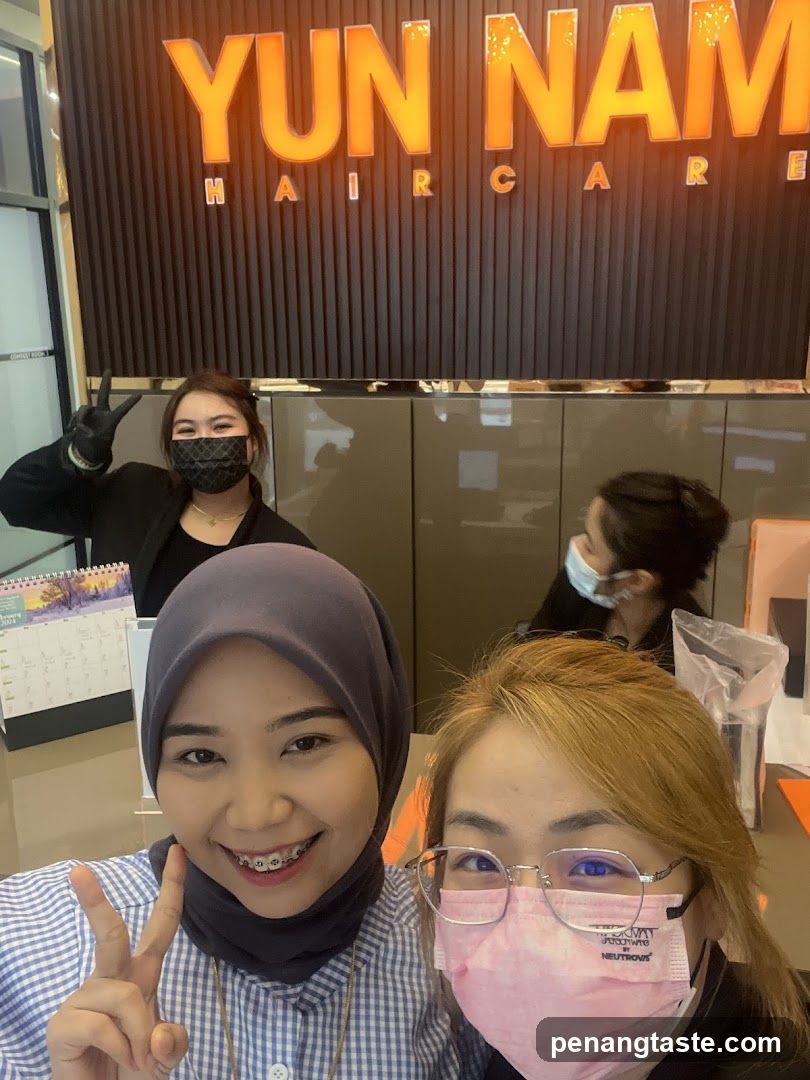 Yun Nam Haircare Interior