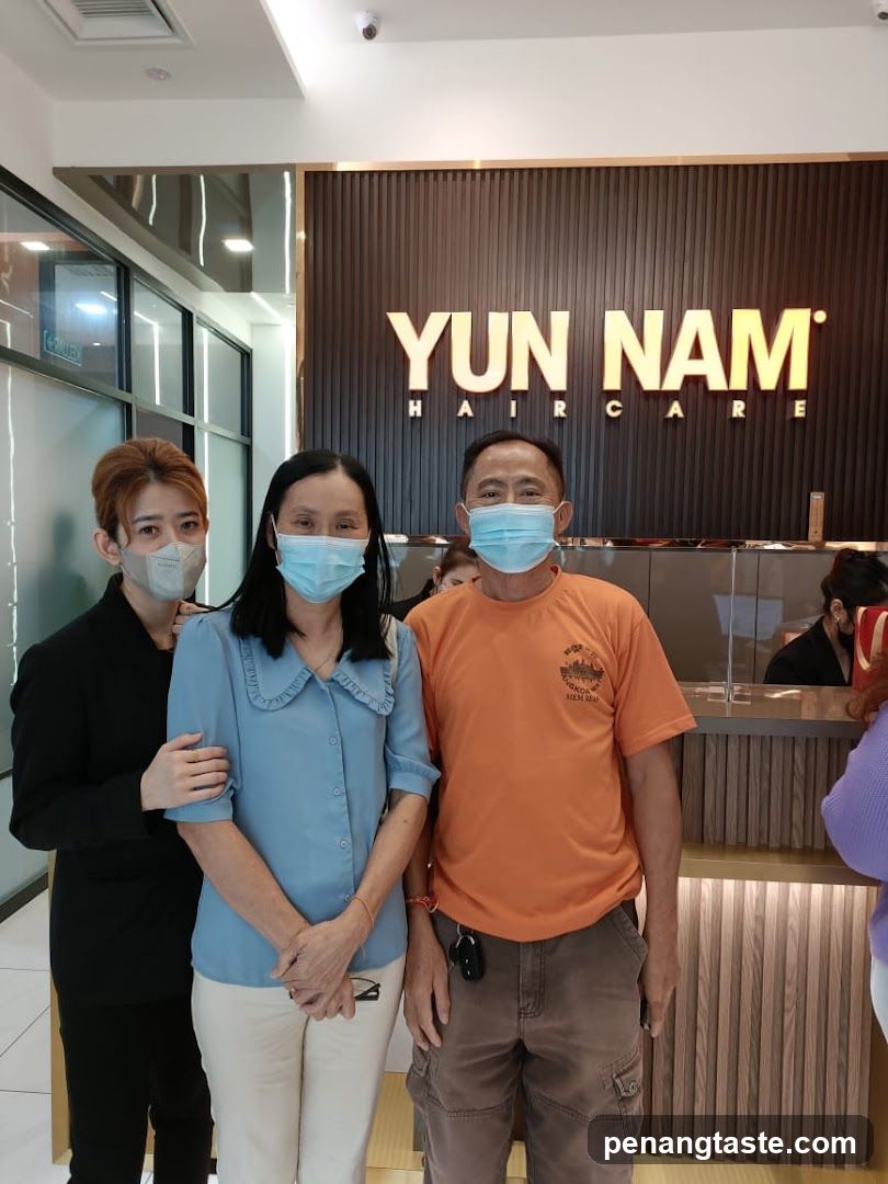 Yun Nam Haircare Interior