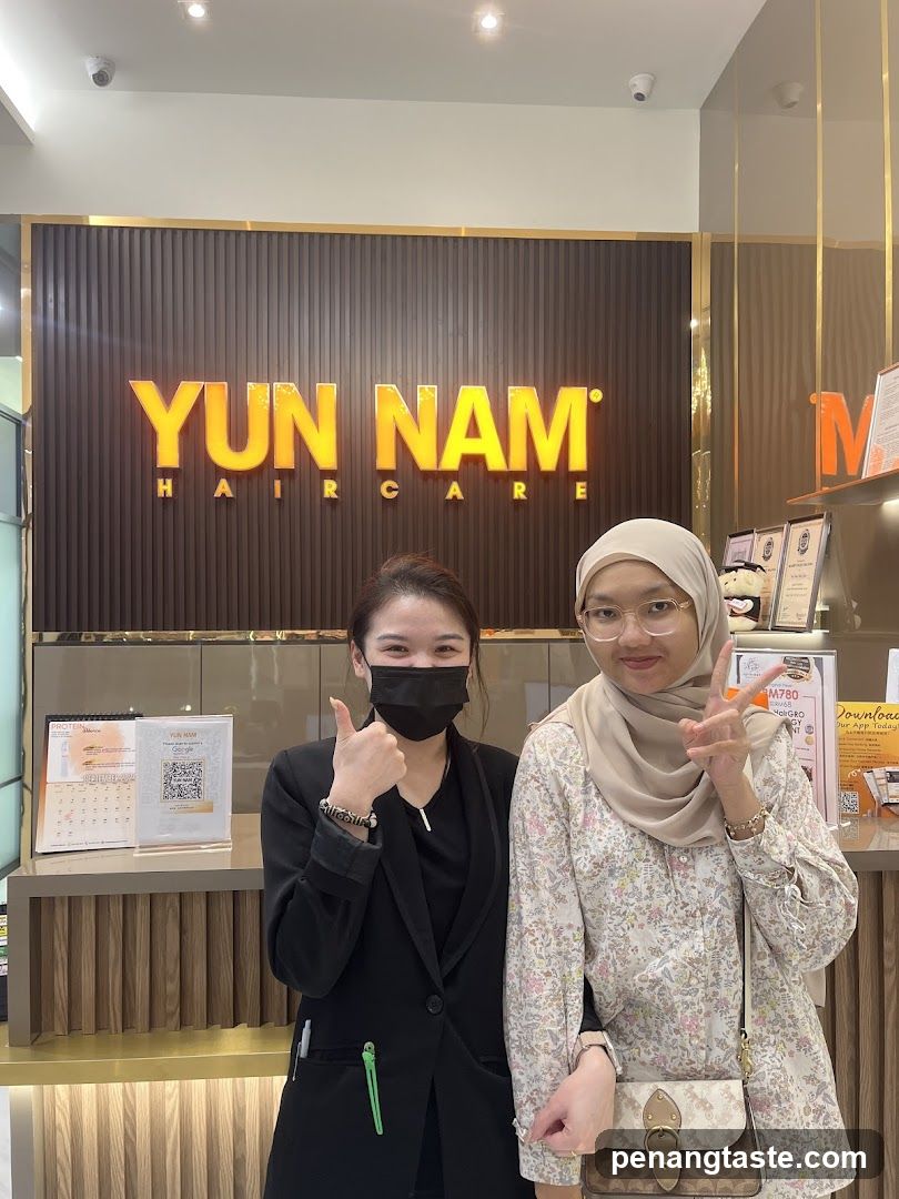Yun Nam Haircare Interior