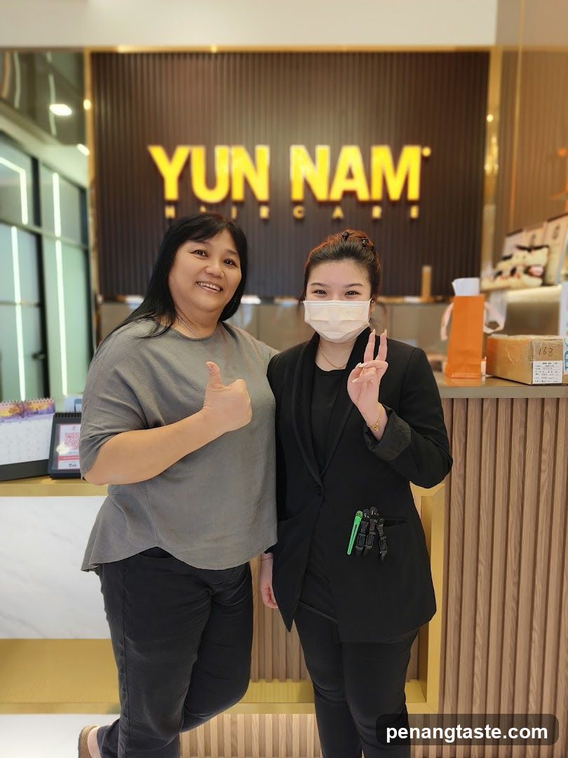 YUN NAM Haircare Interior