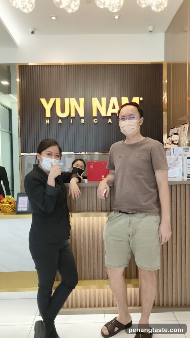 Yun Nam Haircare Interior