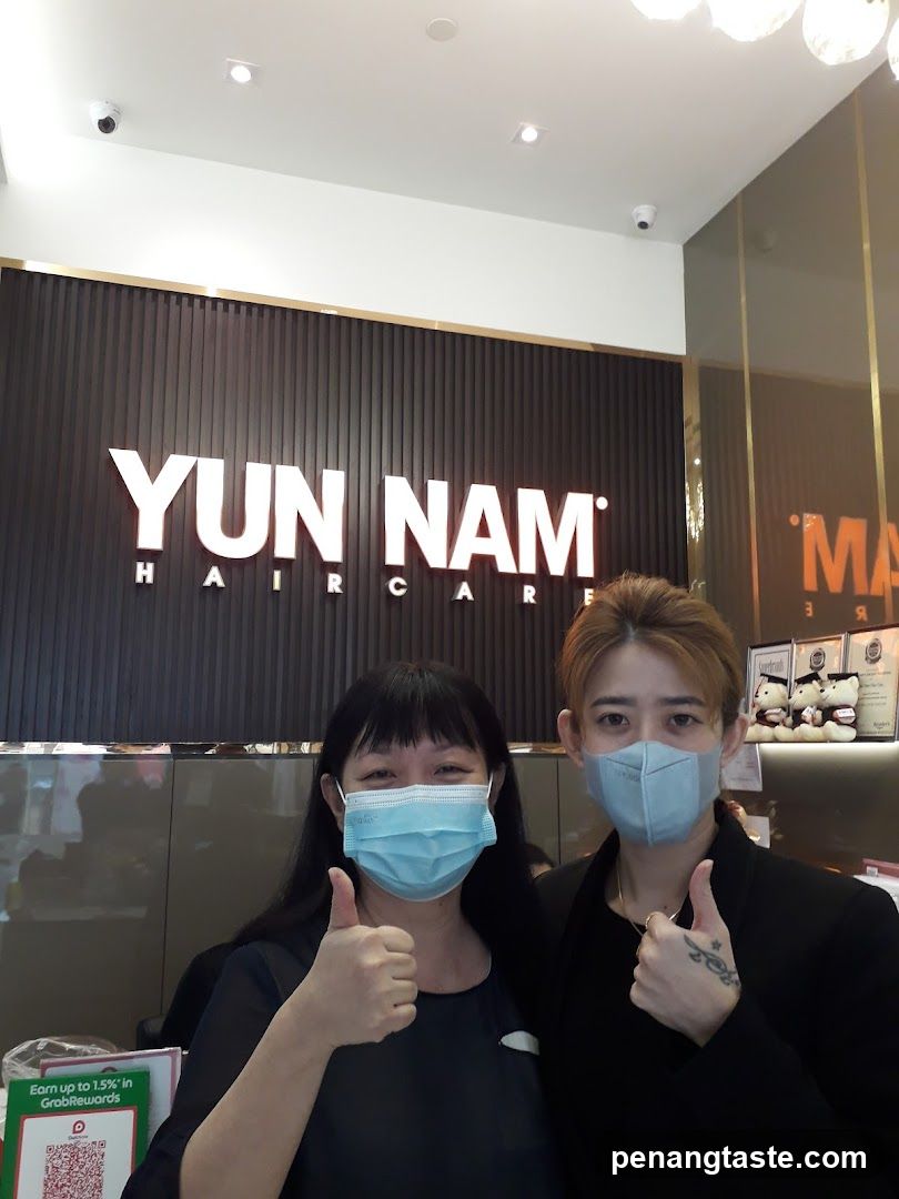 Yun Nam Haircare Interior