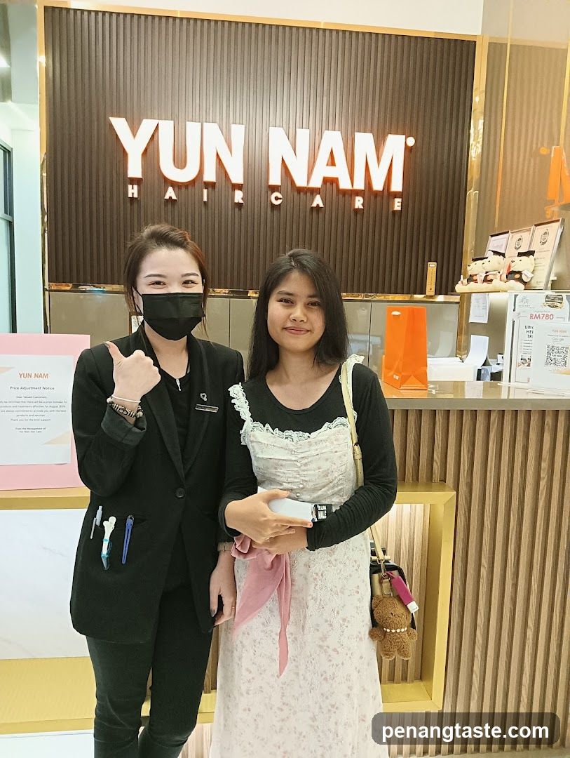 Yun Nam Haircare Interior