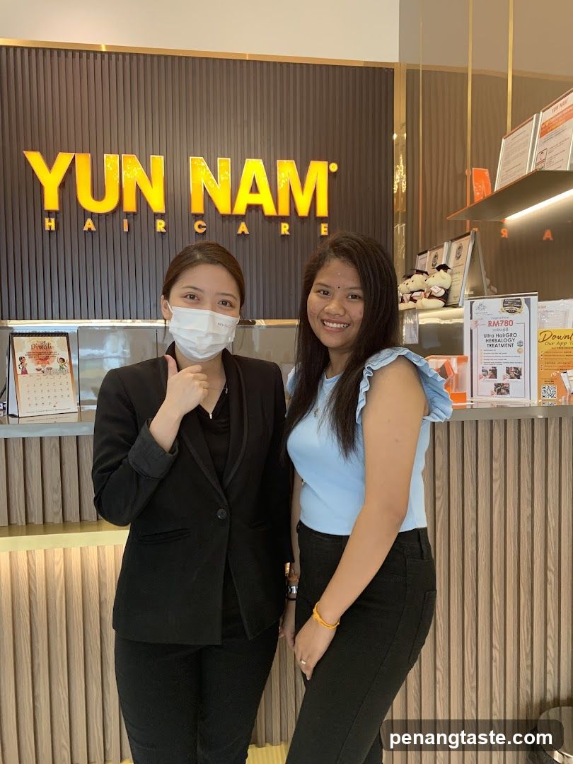 Yun Nam Haircare Interior