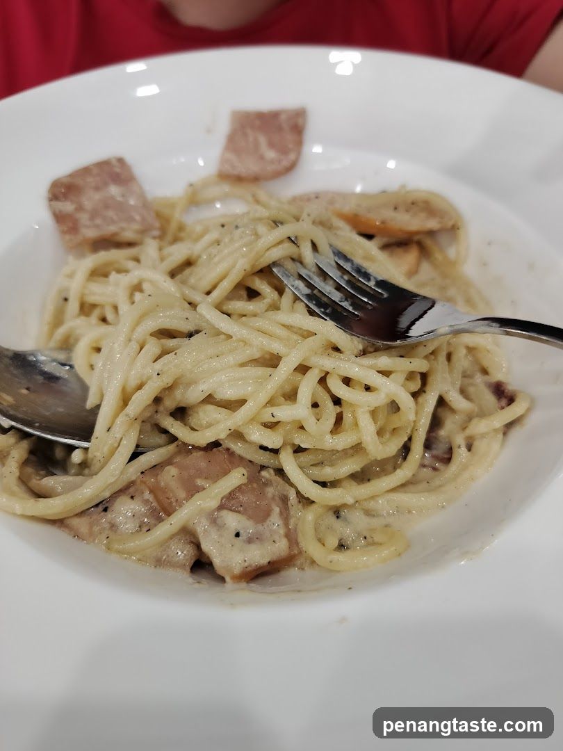 Pasta with Bacon and Cream Sauce