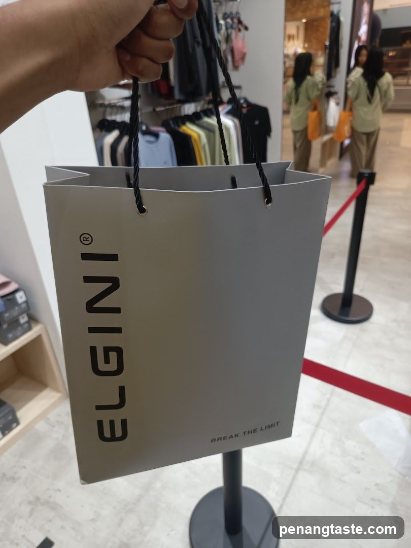 Elgini Shopping Bag in Store Interior