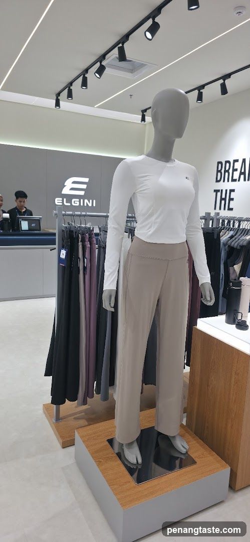 Elgini Store Interior Display