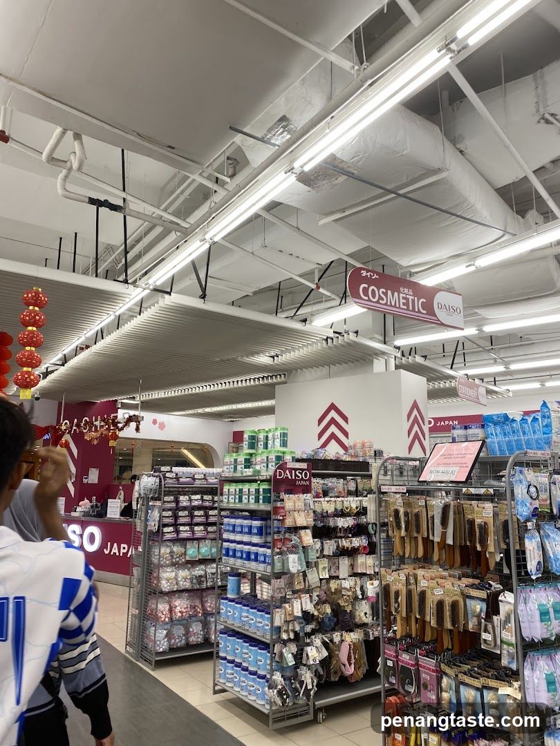Daiso Store Interior