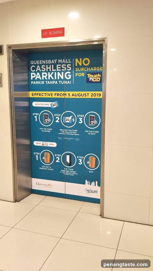 Queensbay Mall Cashless Parking Signage