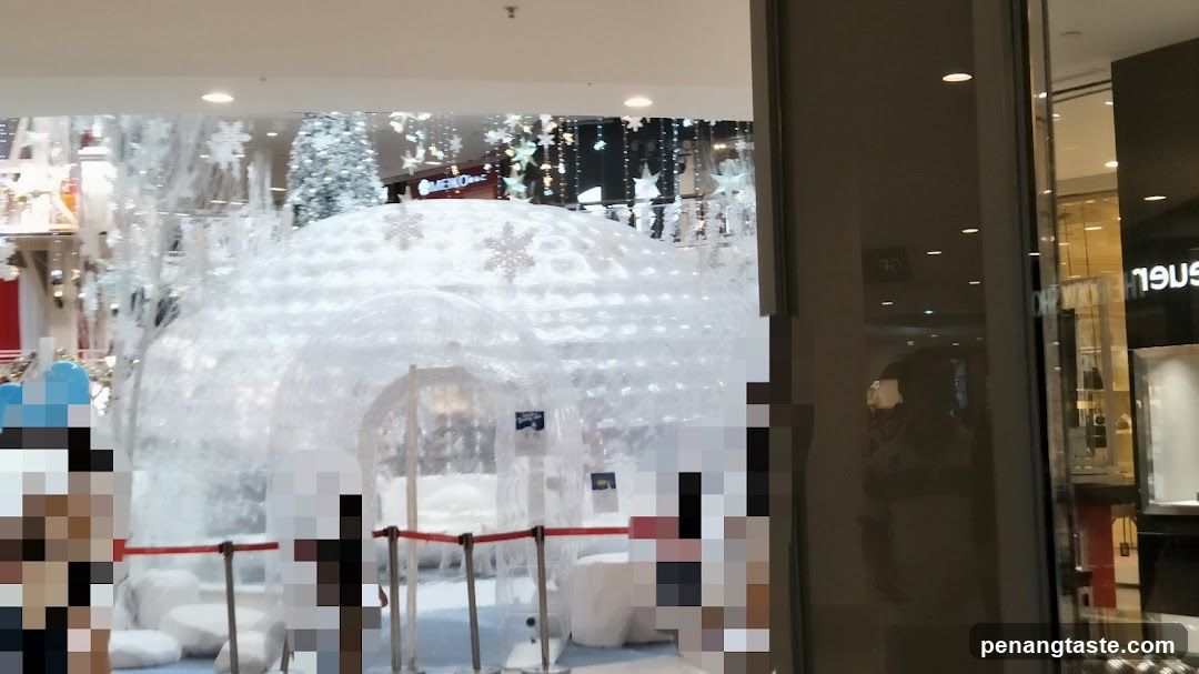Winter display in mall