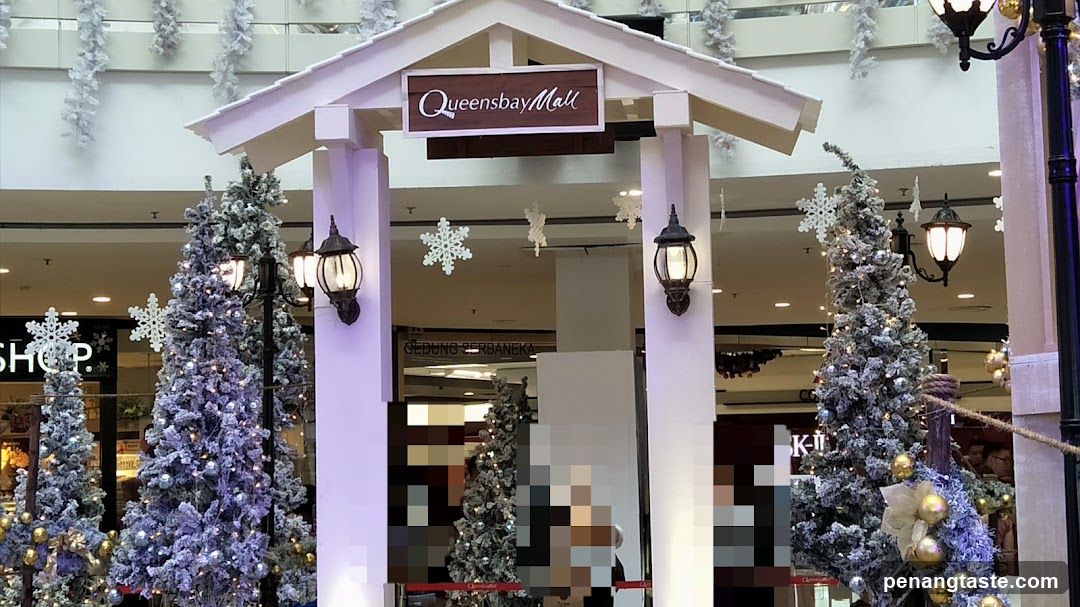 Queensbay Mall Entrance Decorations