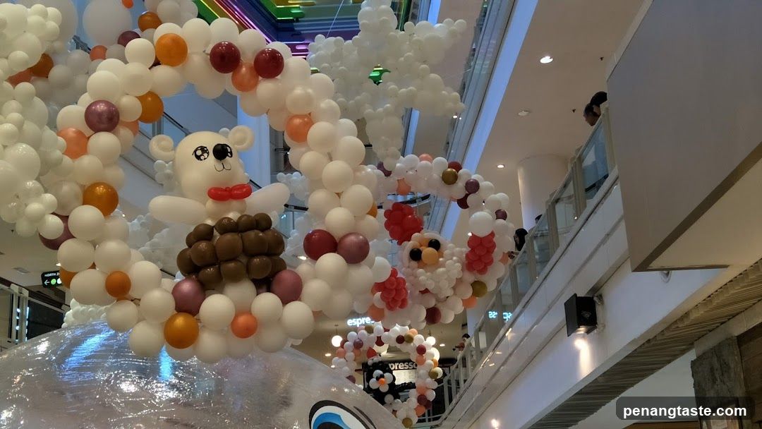Balloons in Mall
