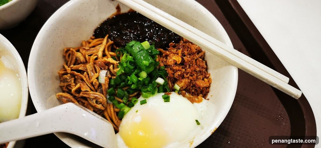 Noodle Bowl with Egg and Toppings