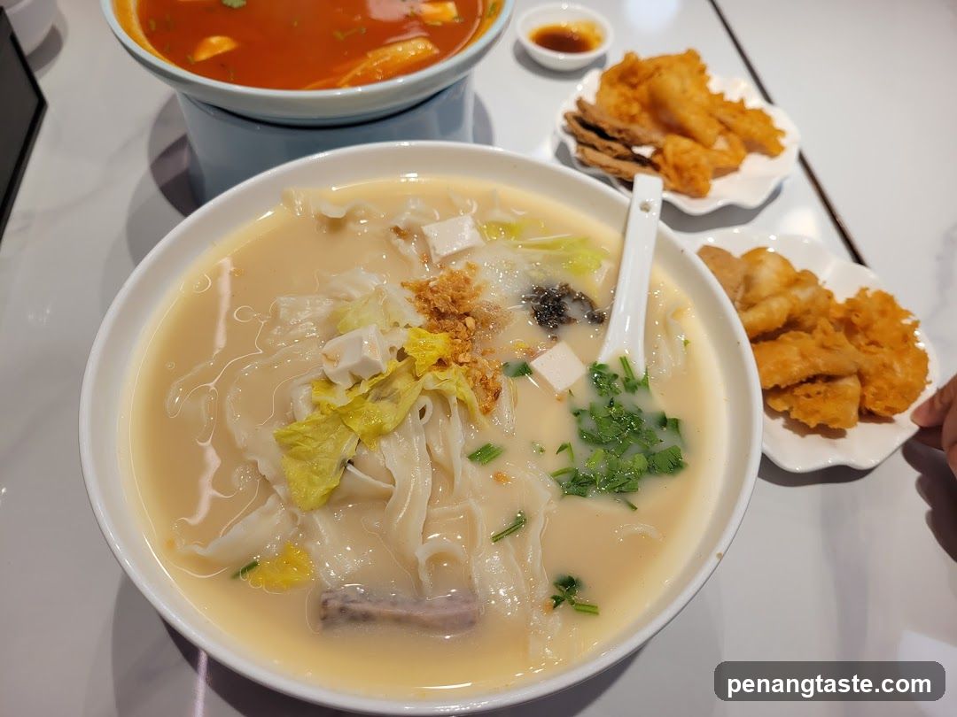 Noodle Soup and Fried Food