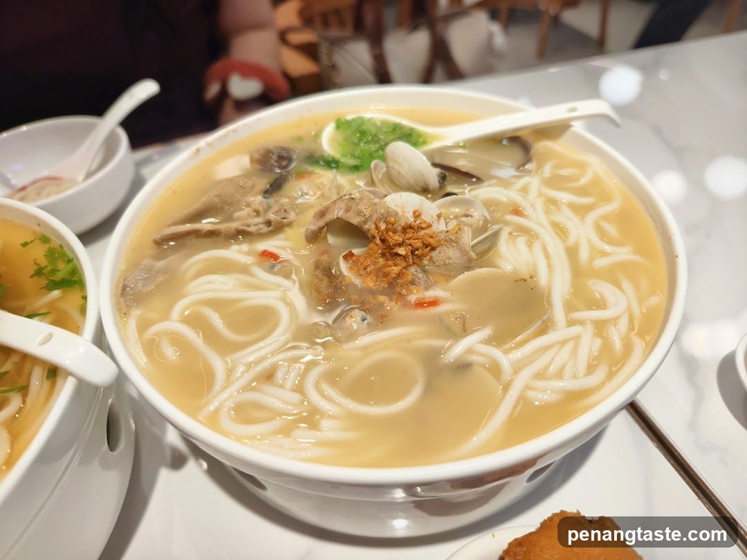 Noodle Soup with Clams and Meat