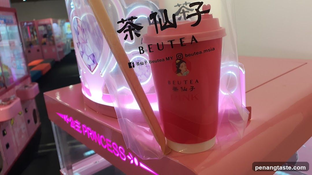 Beutea Tea Cup on Display Stand